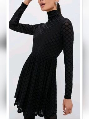 NWT new Tuckernuck Black Velvet Burnout Rowan Mockneck Swing Dress Sz Large